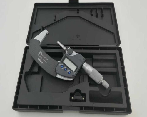 1534296811316156.jpg 三丰数显千分尺25-50.jpg