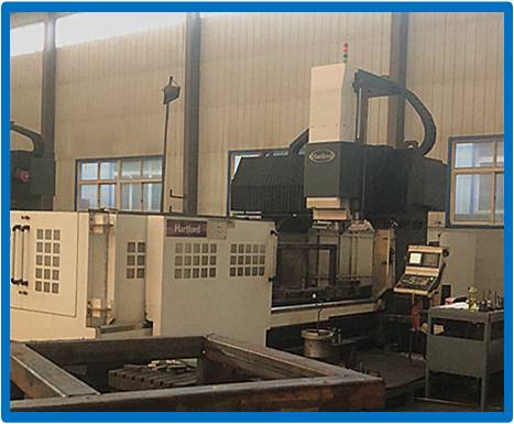 大型マシニングセンター